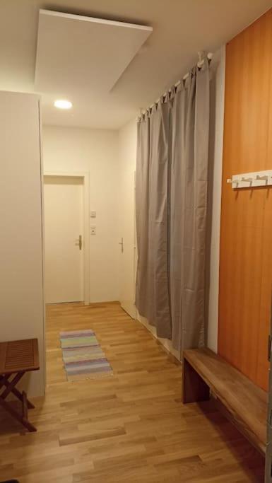 Retrowohnung Im Herzen Von Štýrský Hradec Exteriér fotografie