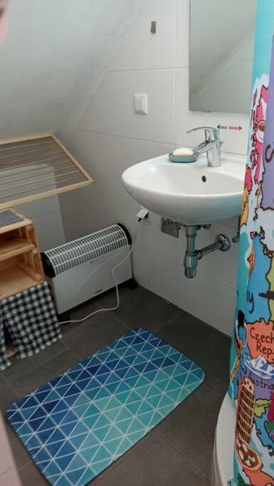 Retrowohnung Im Herzen Von Štýrský Hradec Exteriér fotografie